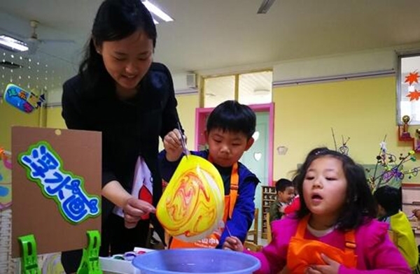 公办幼儿园出新标准 1个老师最多看8个娃！