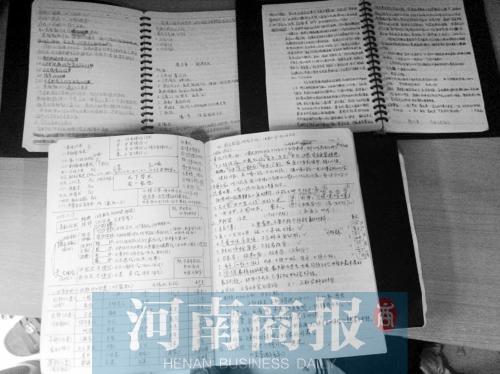 寝室4人全考上博士：宿舍藏书数千 聊天“高大上”