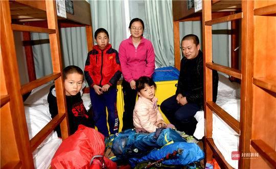 “最小背包客”徒步罗布泊6天 哭着与同伴返回